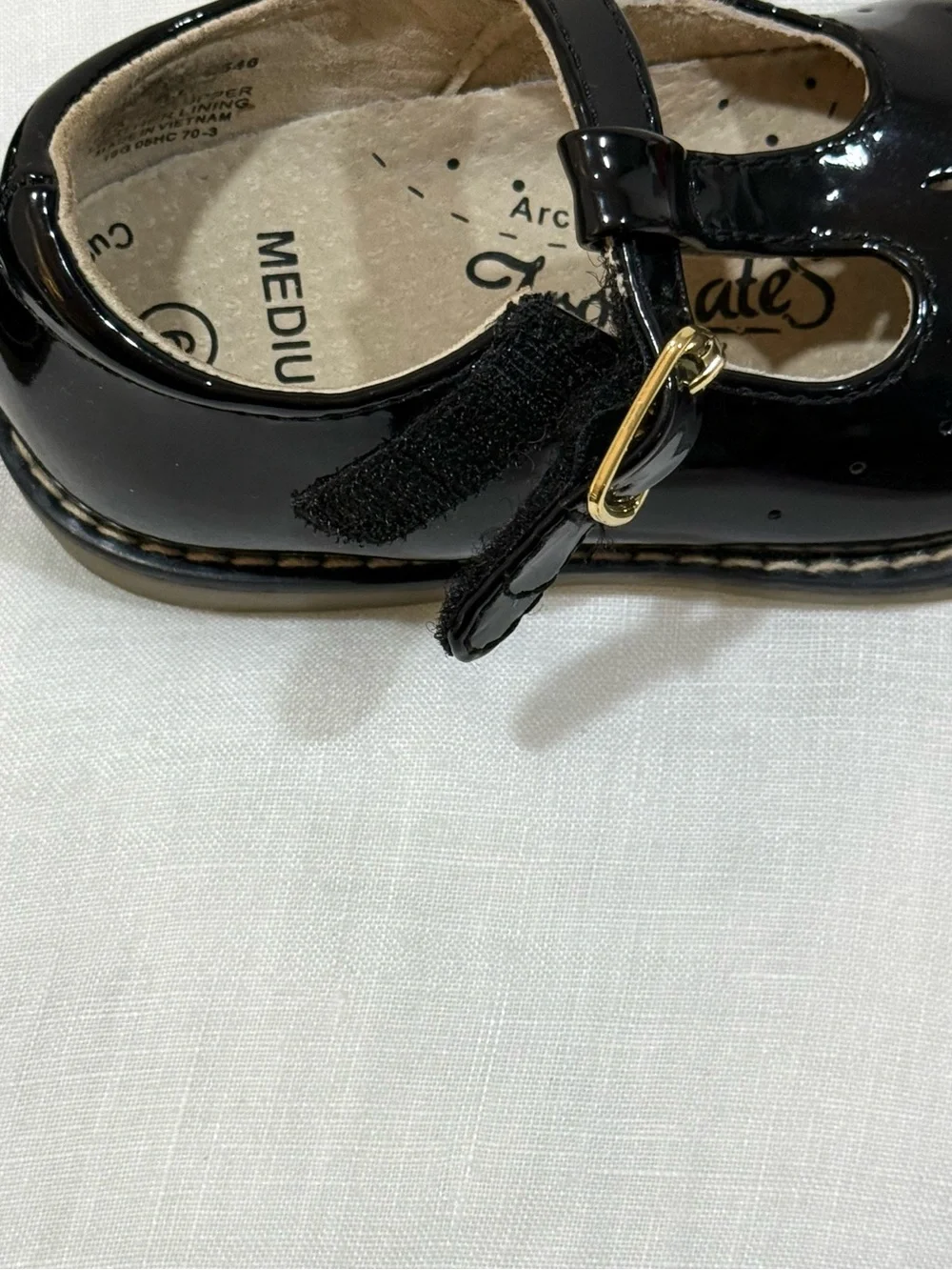 FootMates Black Patent T-Strap Mary Jane Dress Shoes